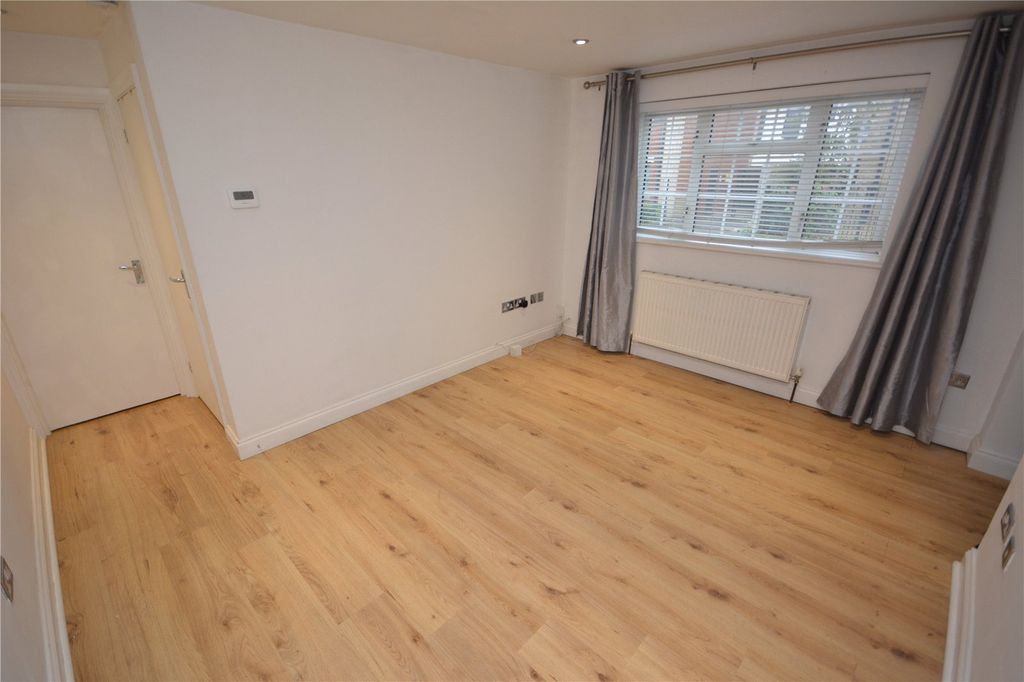 Property photo 2 of 6 Lounge