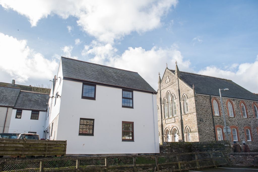 Property photo 1 of 16 Front View