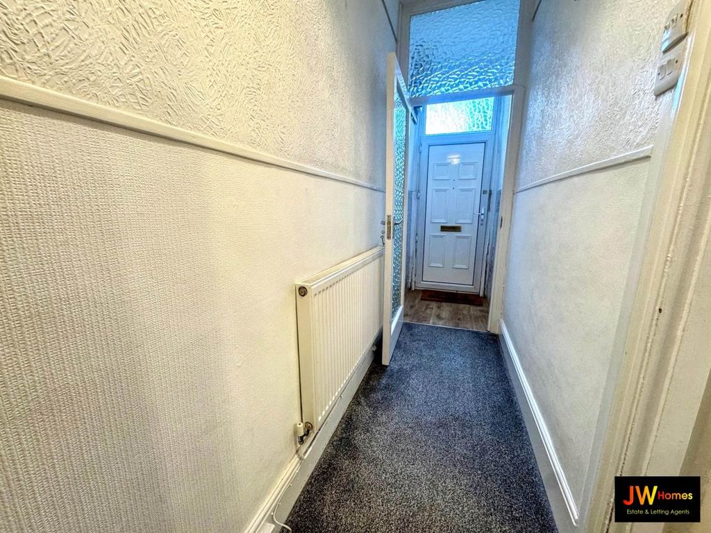 Property photo 2 of 11 Living Room