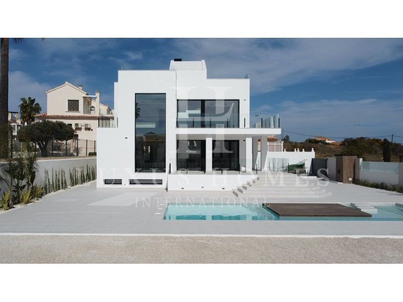 Property photo 2 of 43