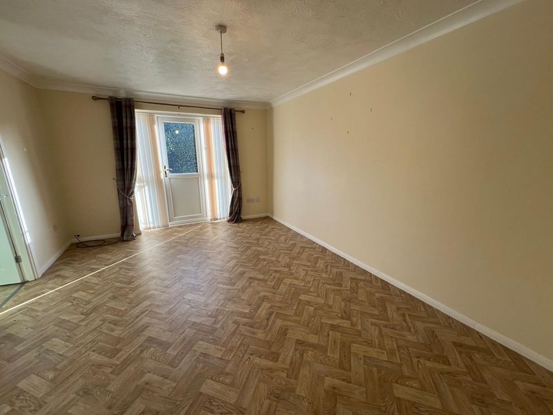 Property photo 3 of 9 Photo 3