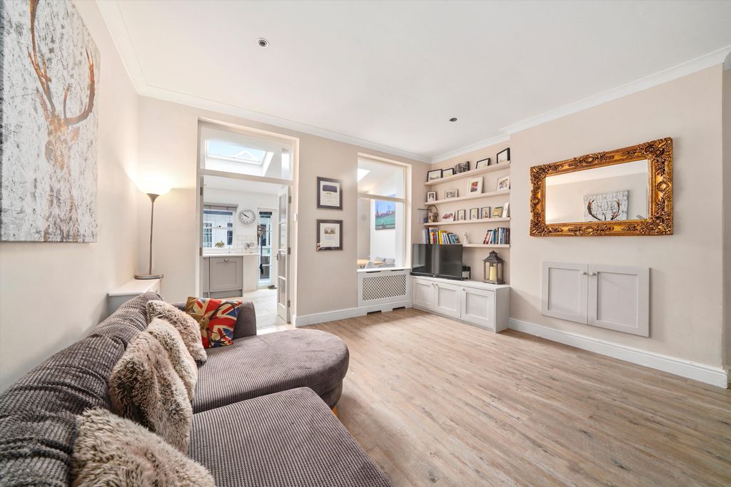 Property photo 2 of 10 Image