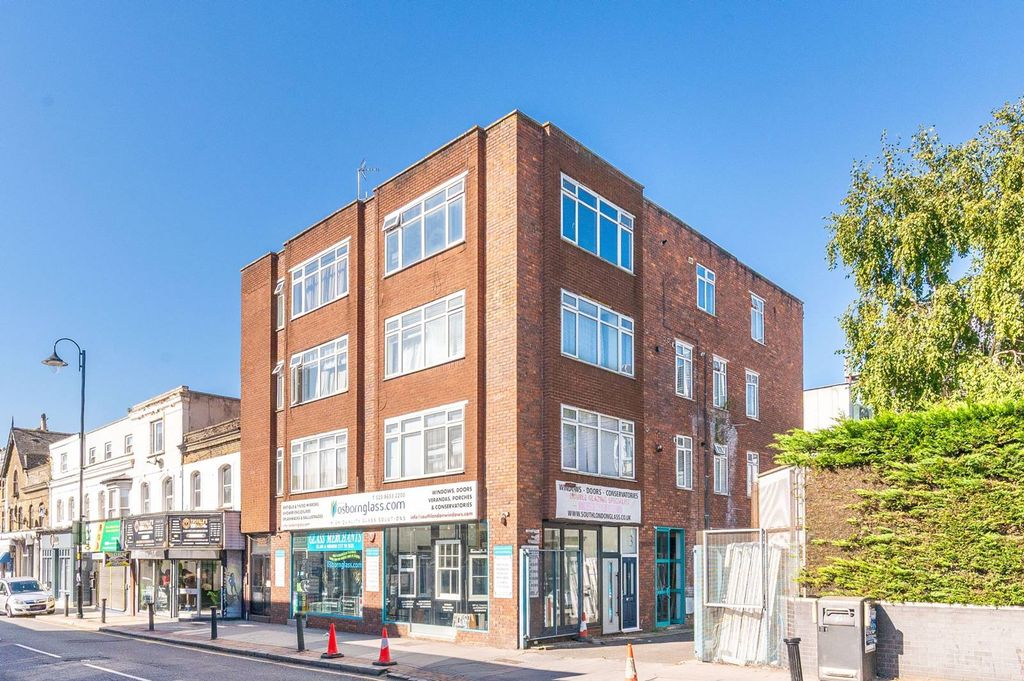 Property photo 2 of 8