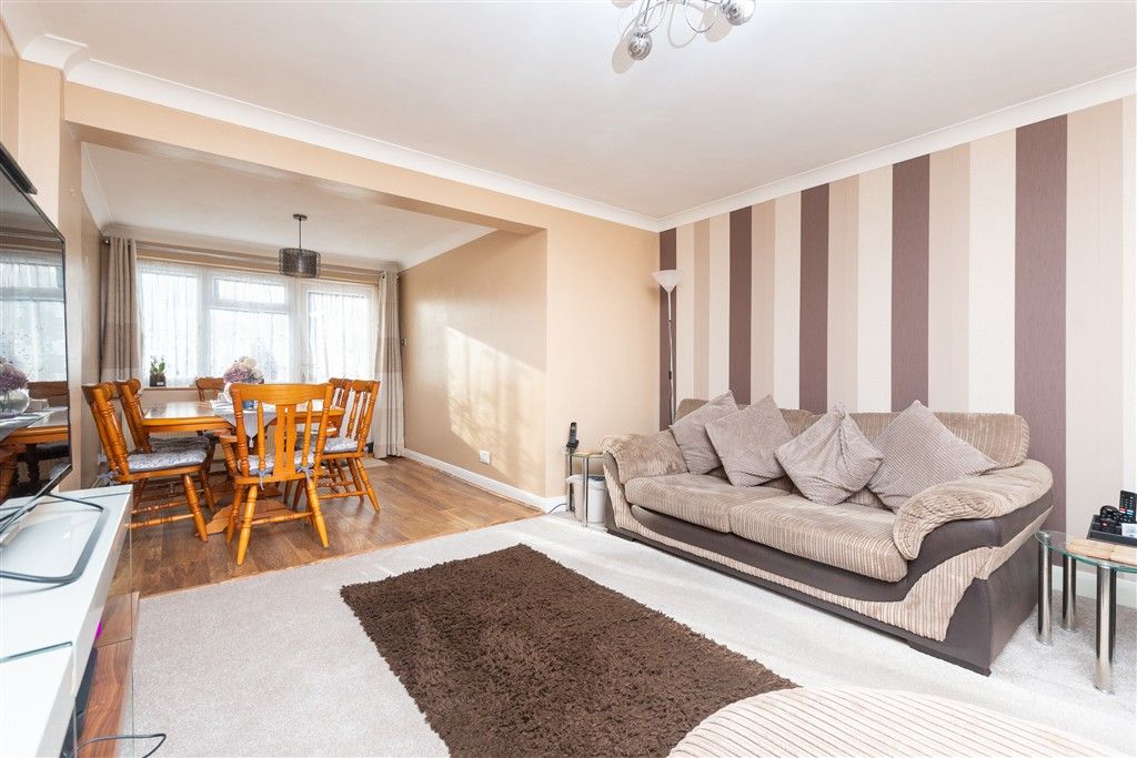 Property photo 1 of 7 Lounge