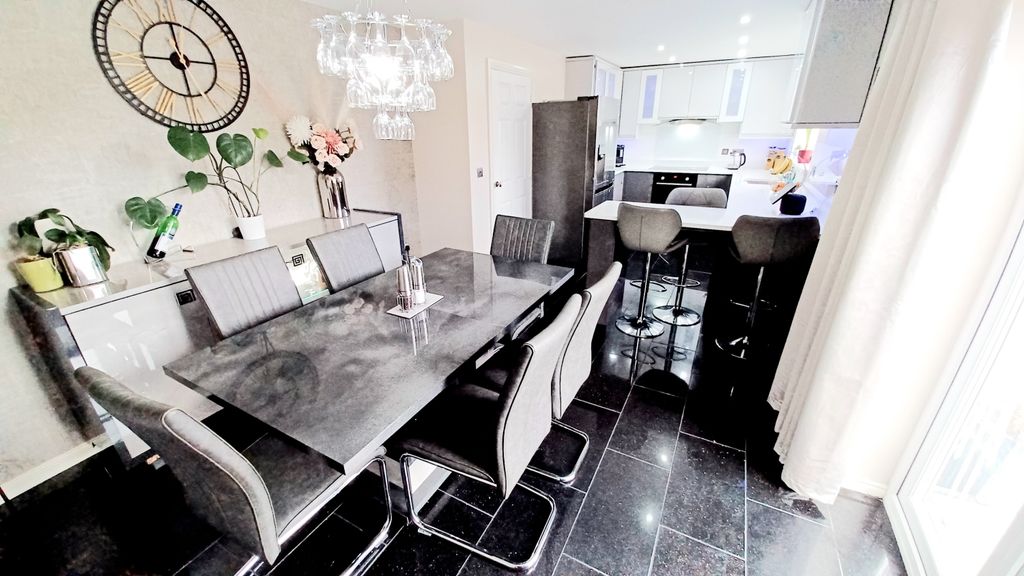 Property photo 3 of 35 20260112_122700