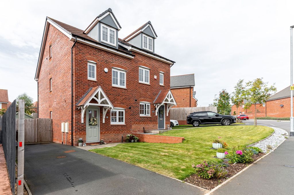 Property photo 1 of 26