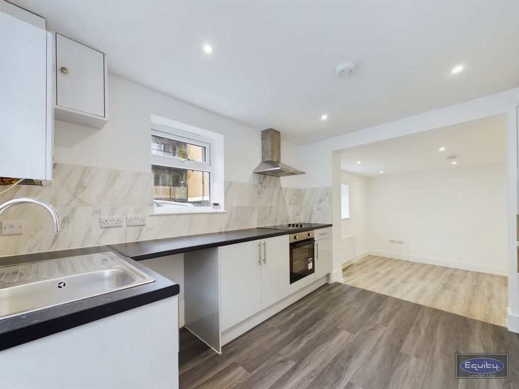 Property photo 2 of 12 Kitchen