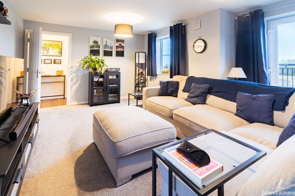 Property photo 1 of 12