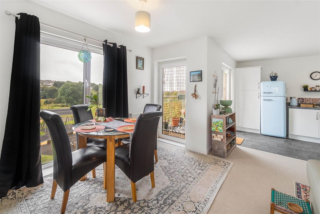 Property photo 3 of 13 Open Plan Living 3