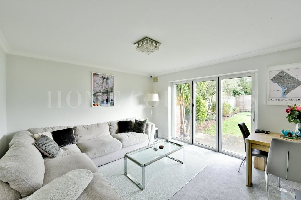 Property photo 2 of 9