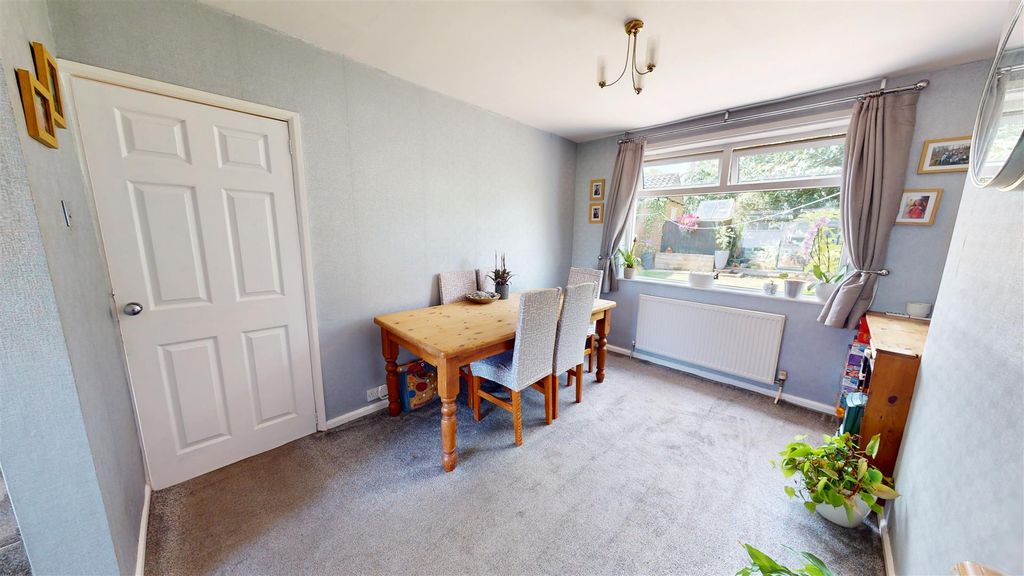 Property photo 3 of 14 Dining Room