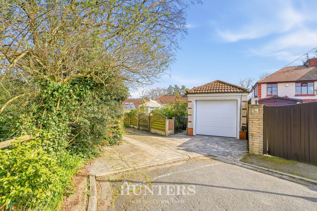 Property photo 2 of 25 Driveway