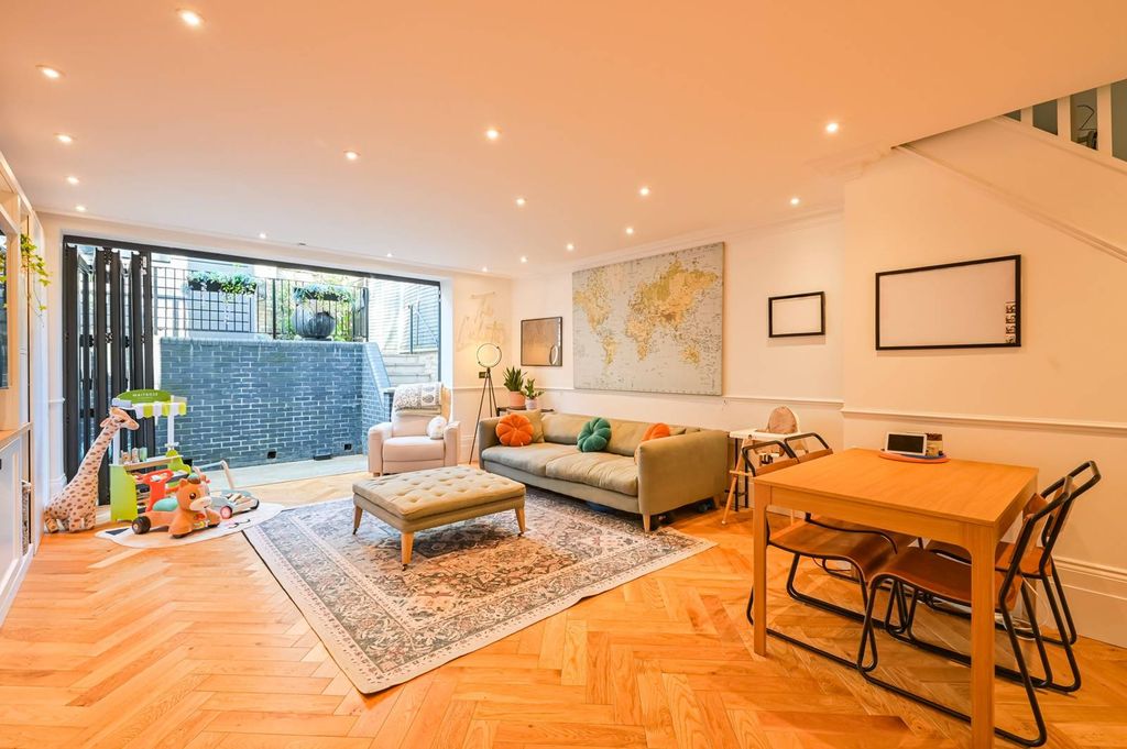 Property photo 1 of 27