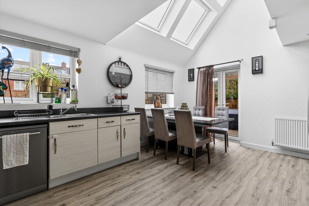 Property photo 2 of 20