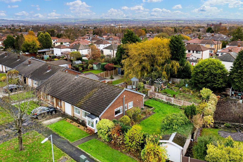 Property photo 2 of 38 3734292