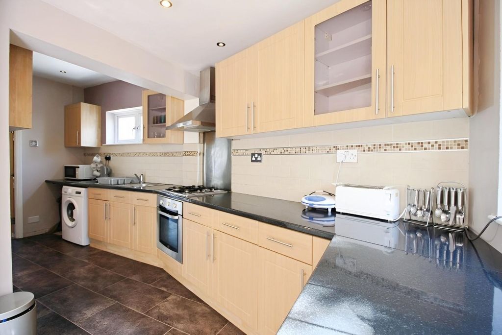 Property photo 2 of 17 2A33c55E-10.Jpg