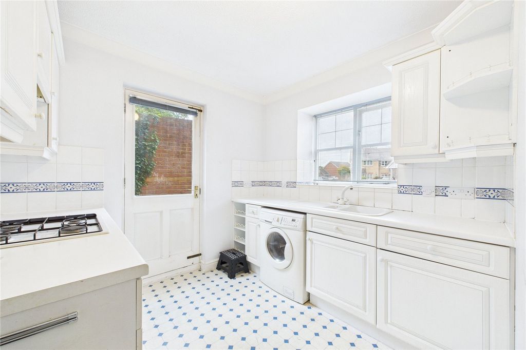 Property photo 3 of 17 Kitchen