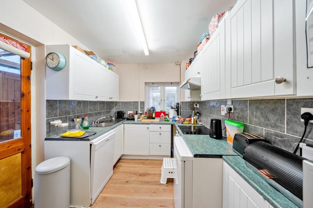 Property photo 2 of 20 Kitchen