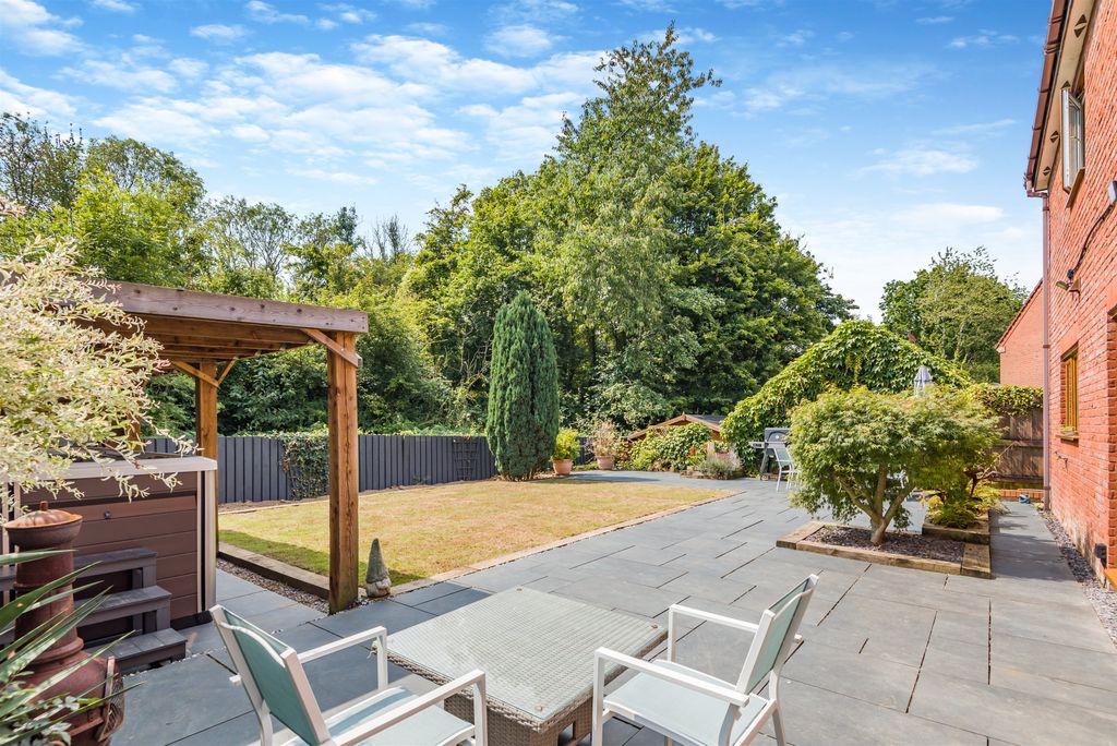 Property photo 3 of 28