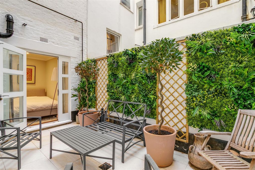 Property photo 3 of 15 Lennoxgardens41,Flat2-11.Jpg