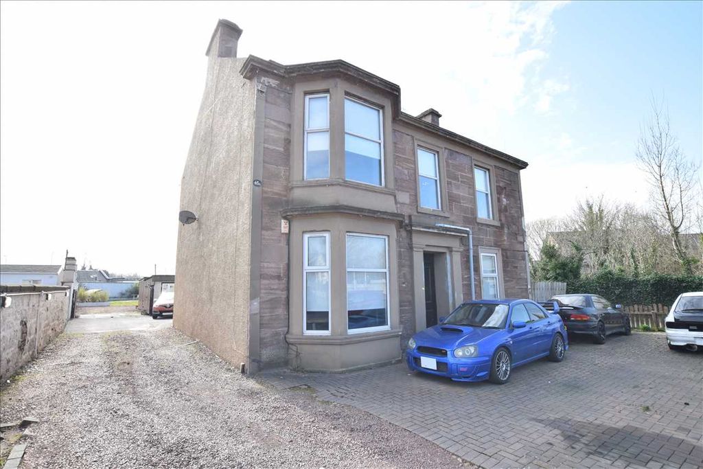 3 bed flat for sale Chantinghall