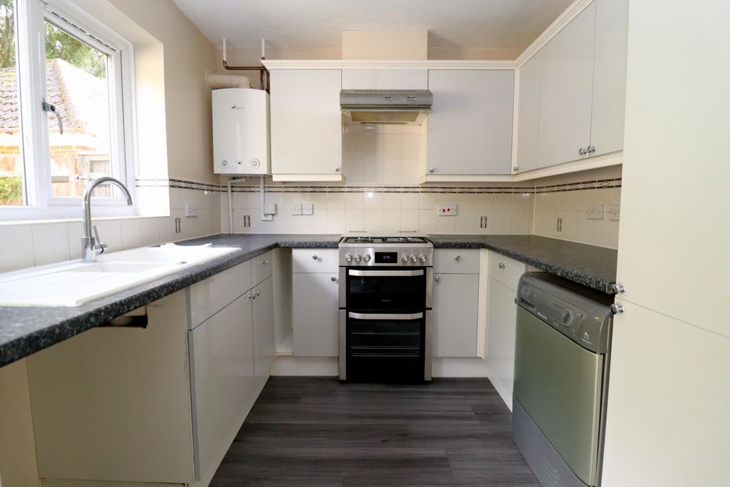 Property photo 2 of 13 10