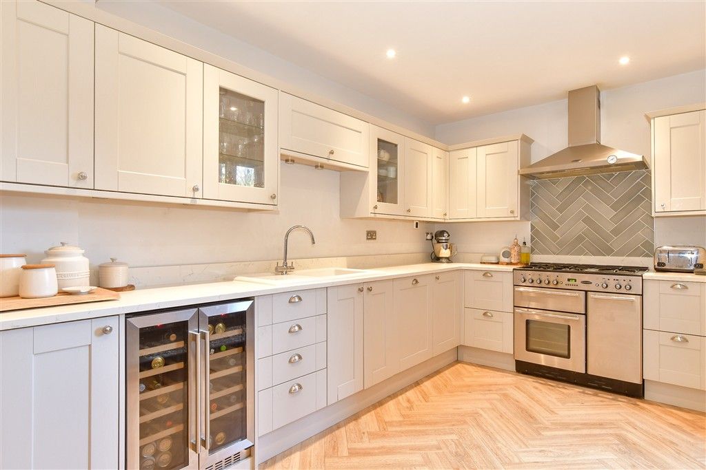 Property photo 2 of 15 Kitchen