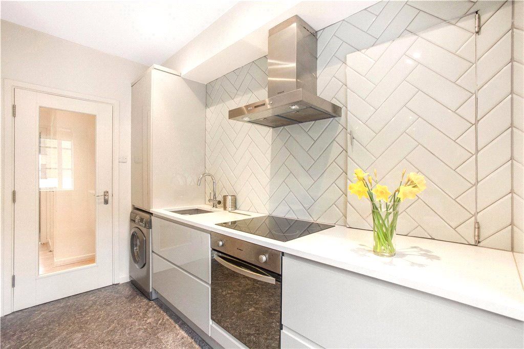 Property photo 2 of 12 Kitchen