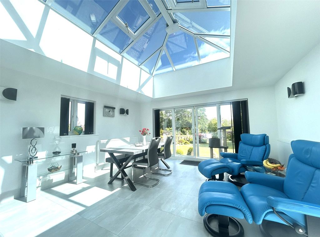 Property photo 2 of 25 Picture No. 99