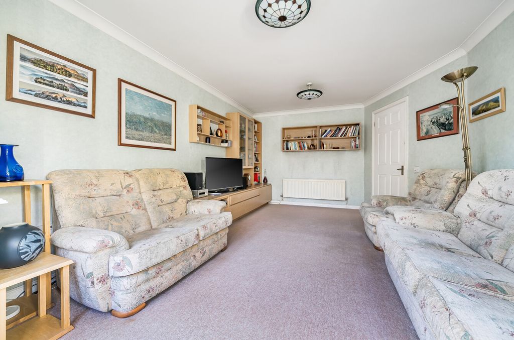 Property photo 3 of 21 1405295-15-697A25...