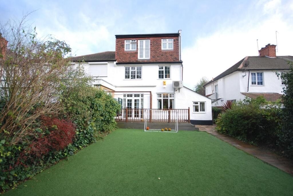 Property photo 2 of 11 11444332Baeb97c211783E0F6A9cd120