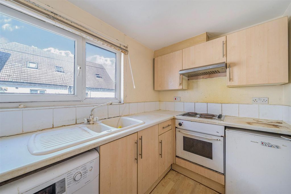 Property photo 3 of 9 4-6A8Ef77156175-1512878 (5)-4.Jpg