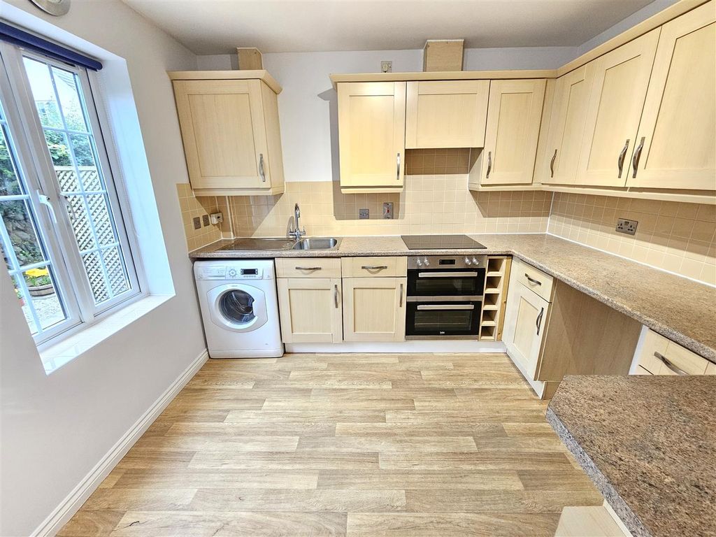 Property photo 3 of 14 Kitchen.Jpg