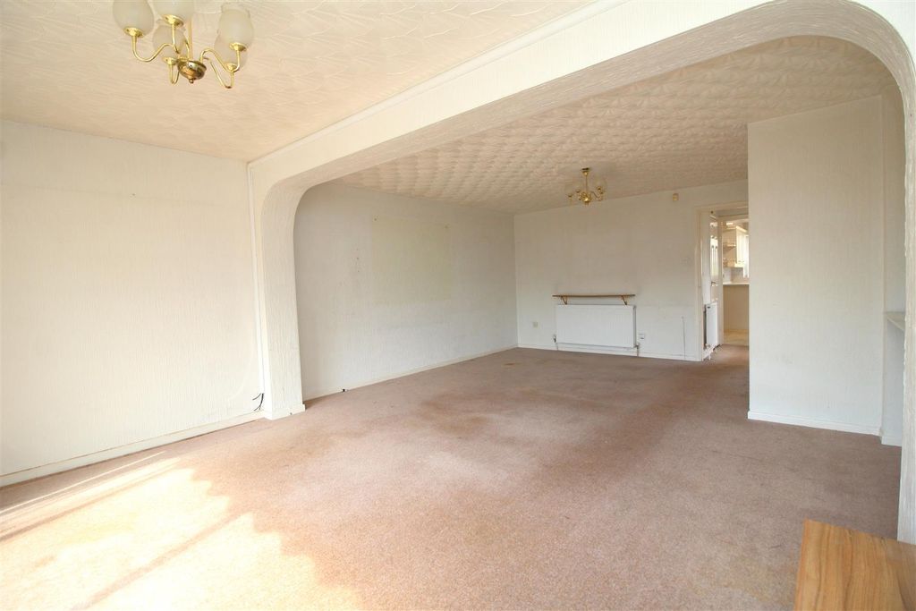 Property photo 3 of 13 Living Room 2 .Jpg