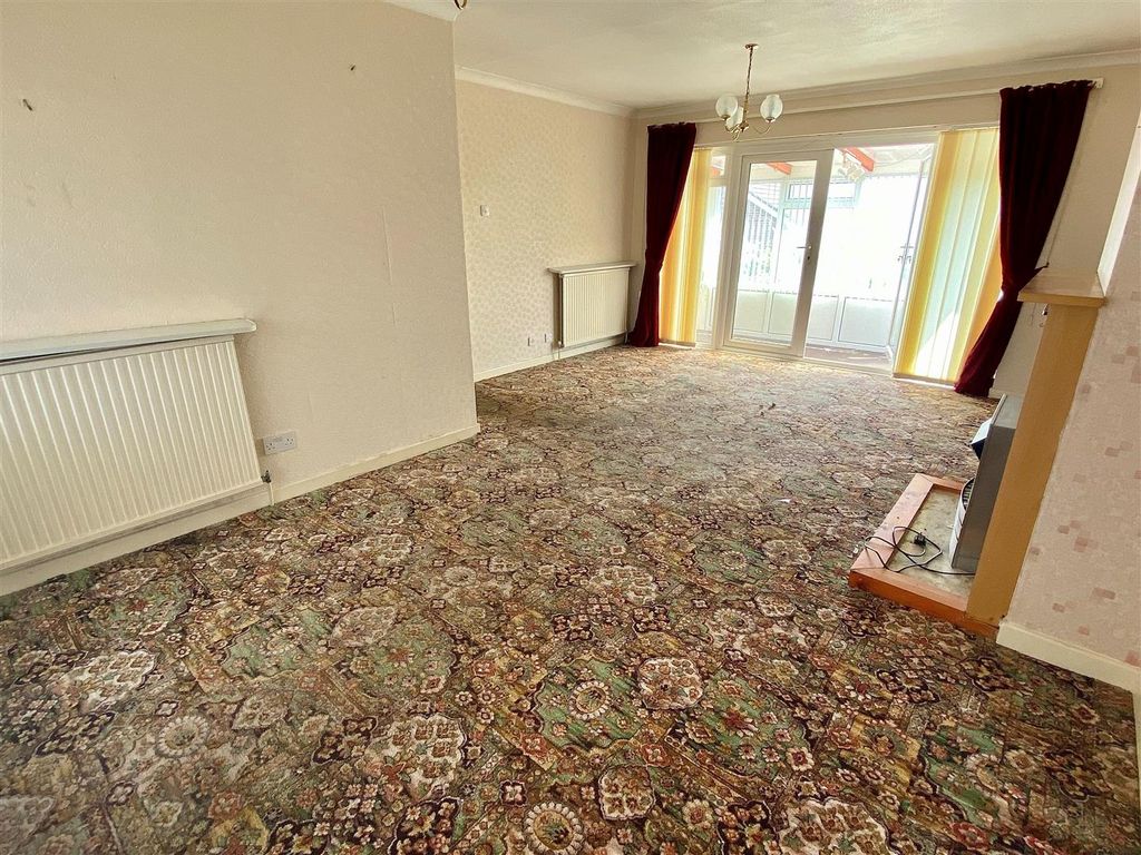 Property photo 3 of 12 Nightingalesr.Jpg