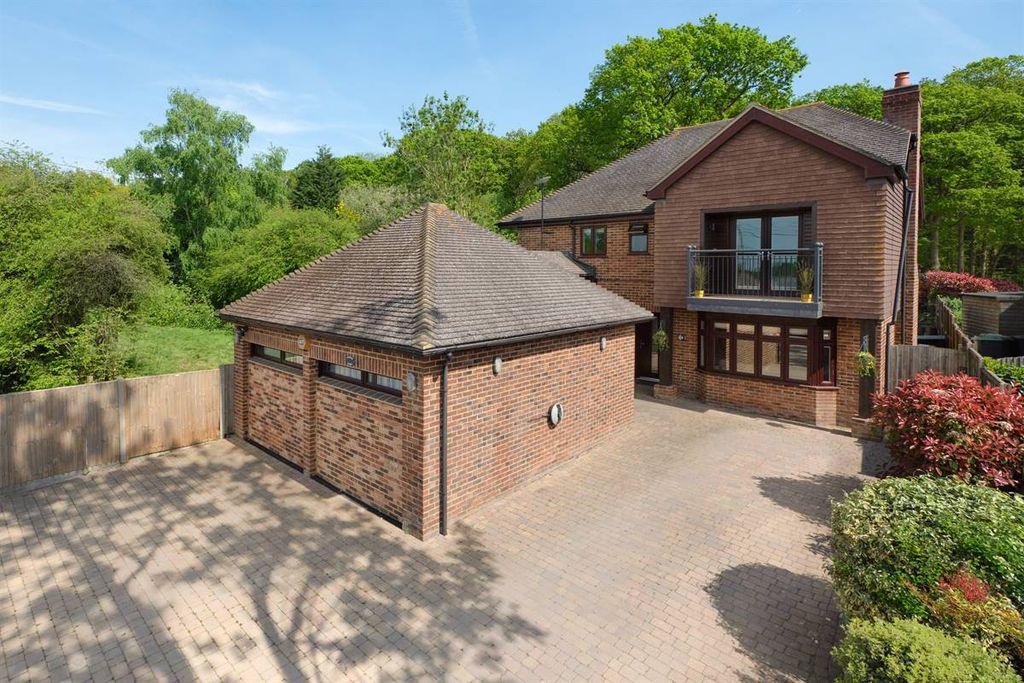 Property photo 1 of 34