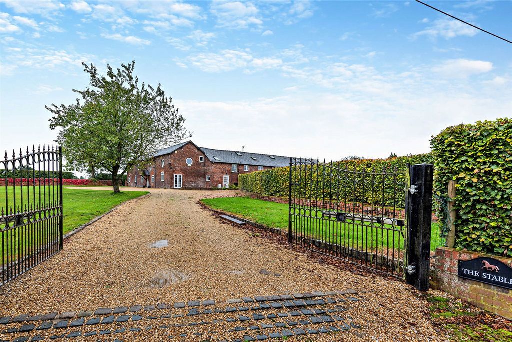 Property photo 1 of 28 Gates