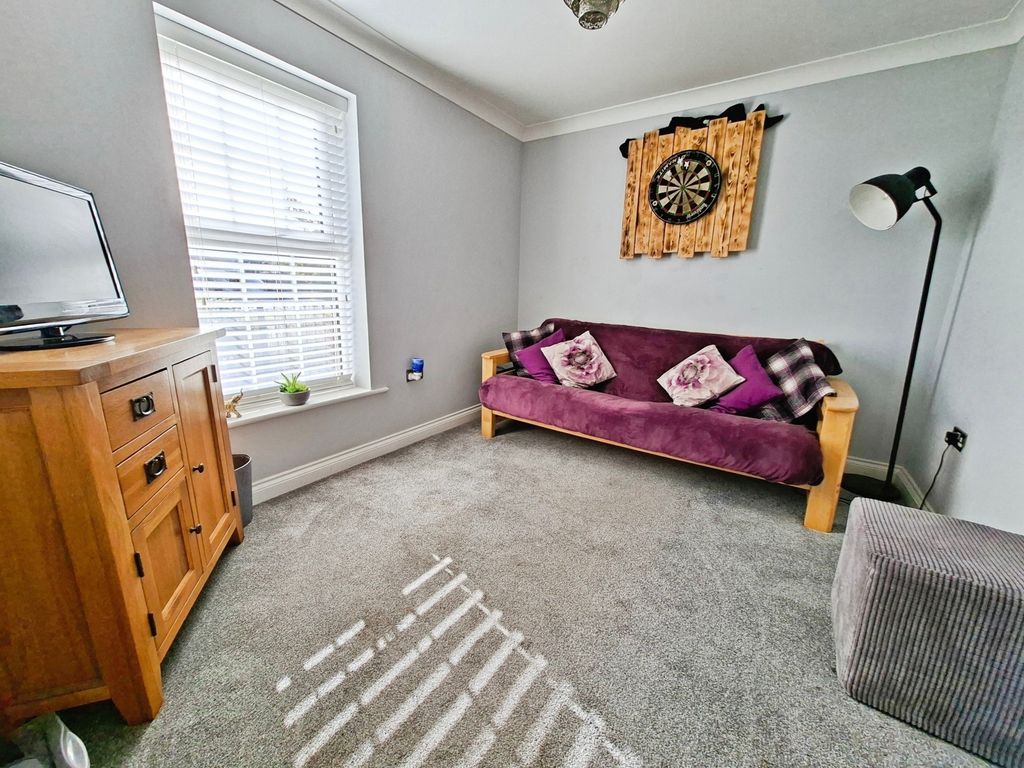 Property photo 3 of 18 Pbox-Img.Jpg