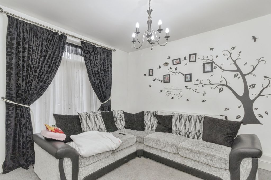 Property photo 3 of 15