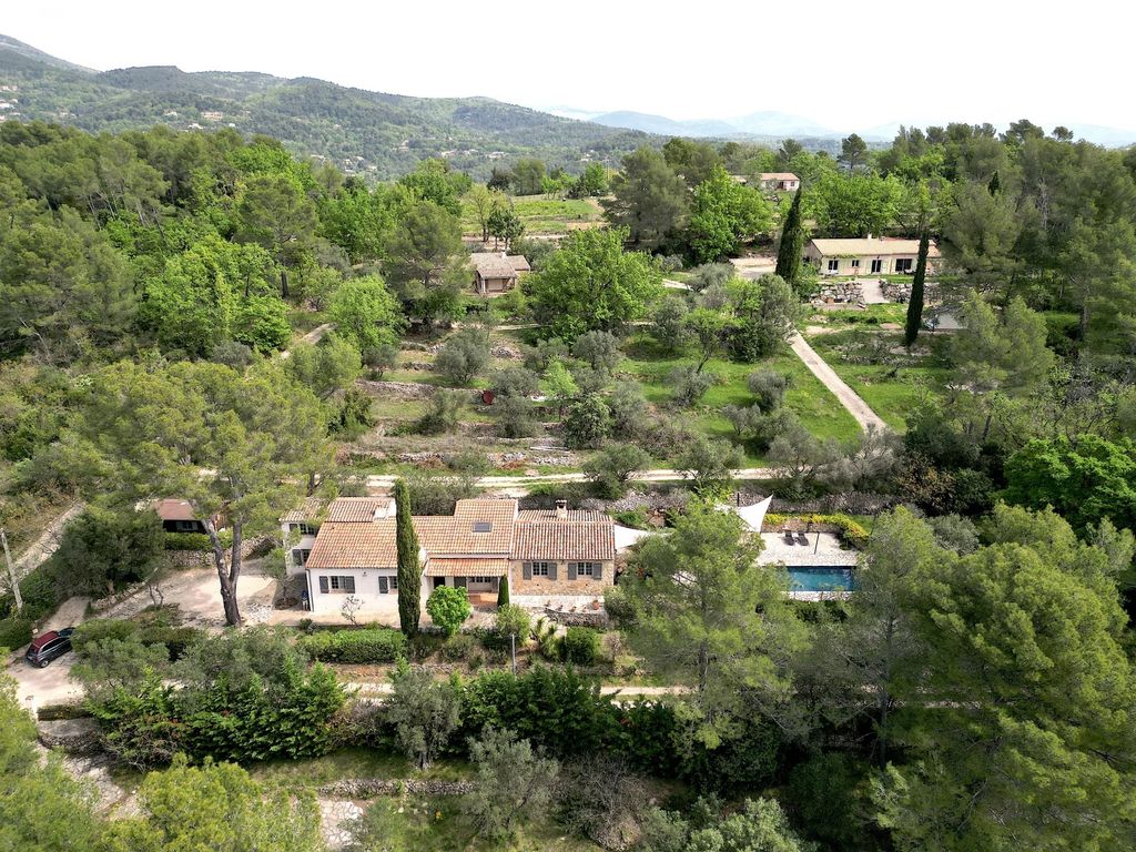 Property photo 2 of 26