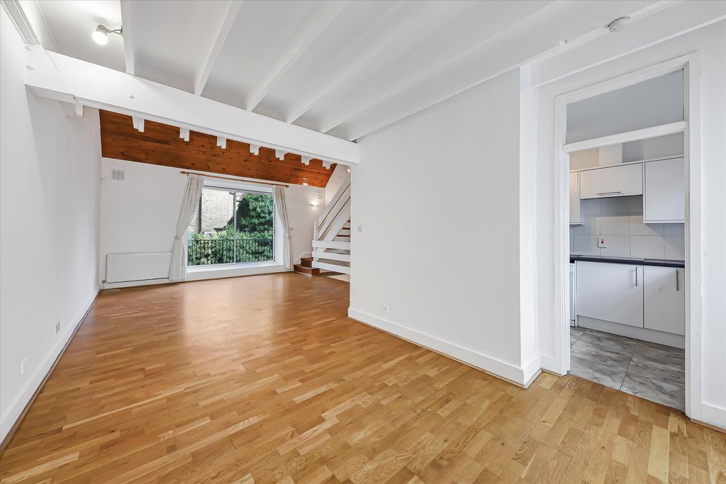 Property photo 3 of 17 Image