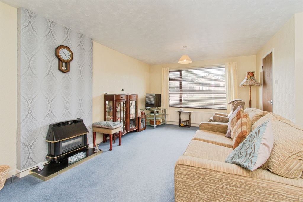 Property photo 3 of 17