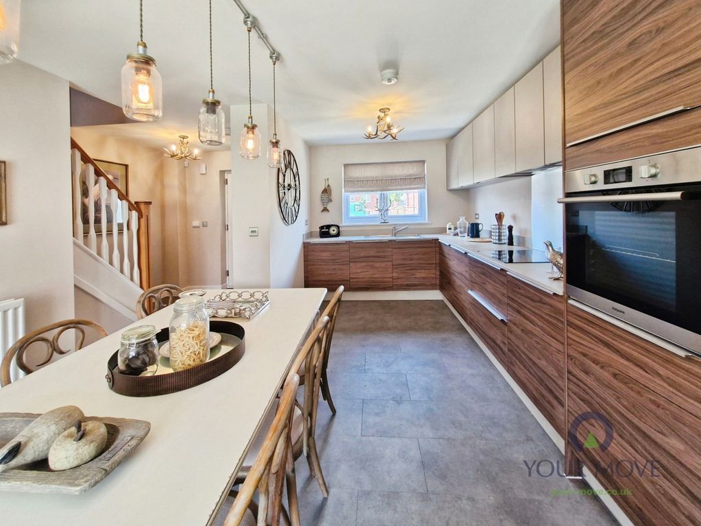 Property photo 3 of 18 Kitchen/Diner Area