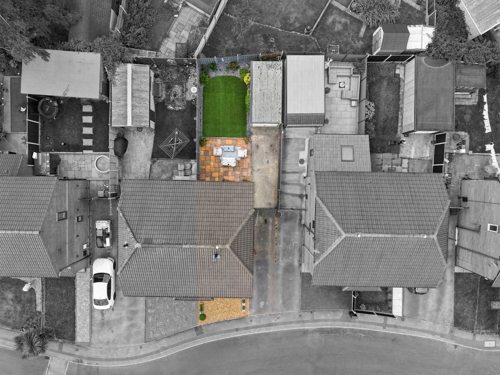 Property photo 2 of 25
