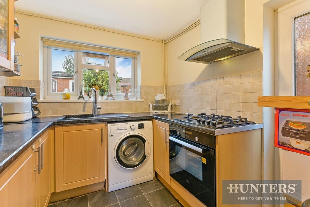 Property photo 3 of 7 Brabazon Road (1).Jpg
