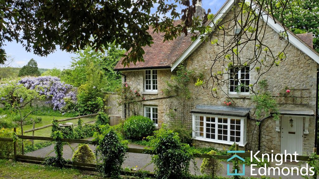 Property photo 3 of 43