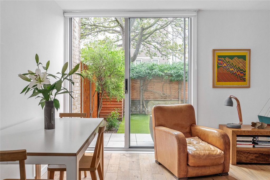 Property photo 3 of 19 Reception/Dining