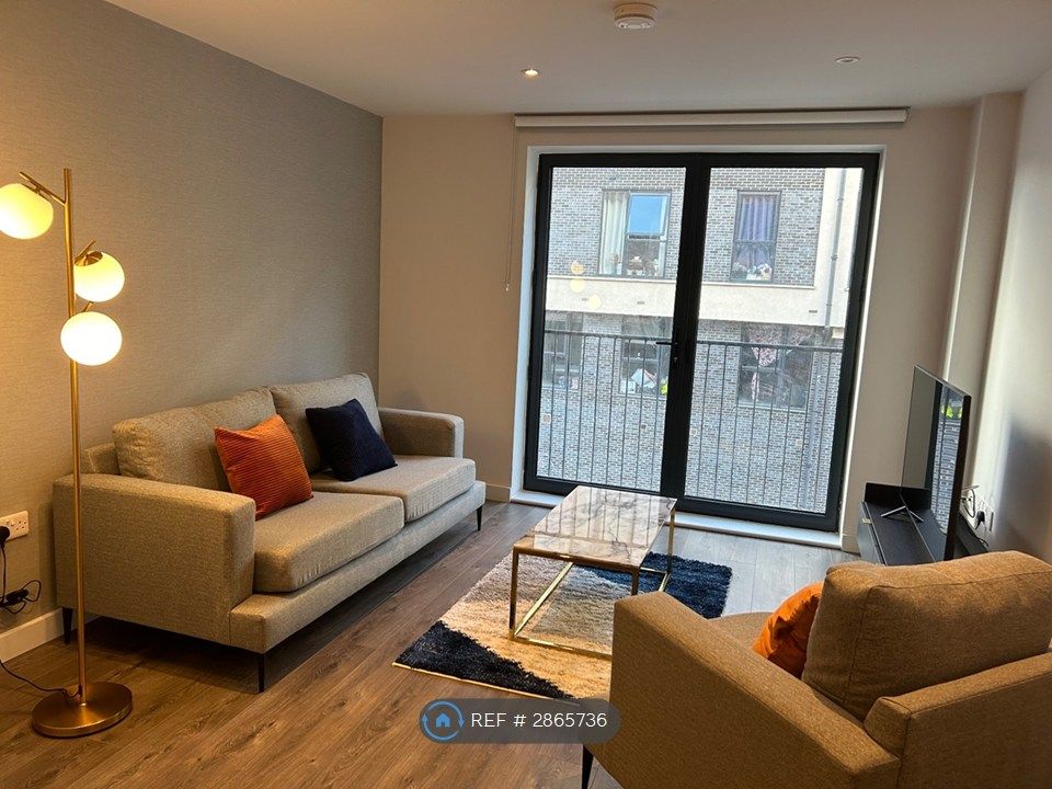 Property photo 1 of 14 Living Room