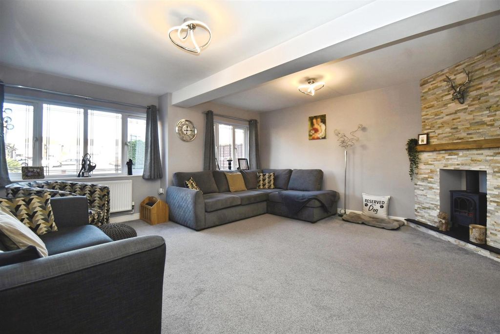 Property photo 3 of 32