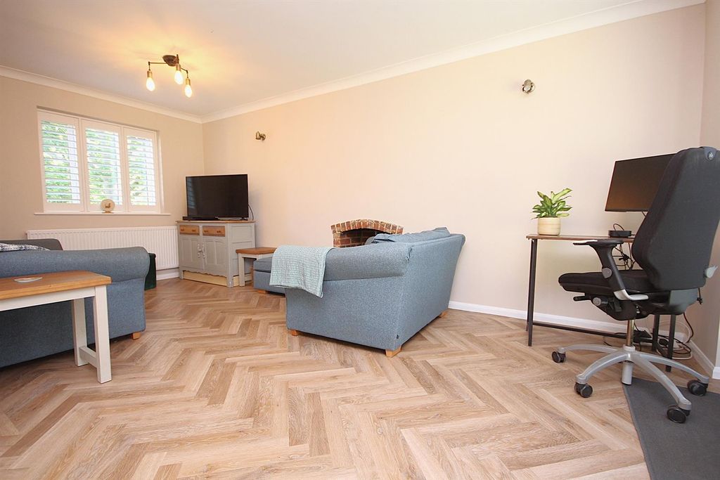 Property photo 3 of 18 Img_0569.Jpg